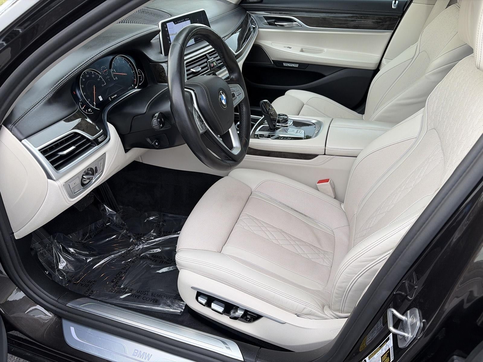 2017 BMW 7 Series 740i xDrive Sedan