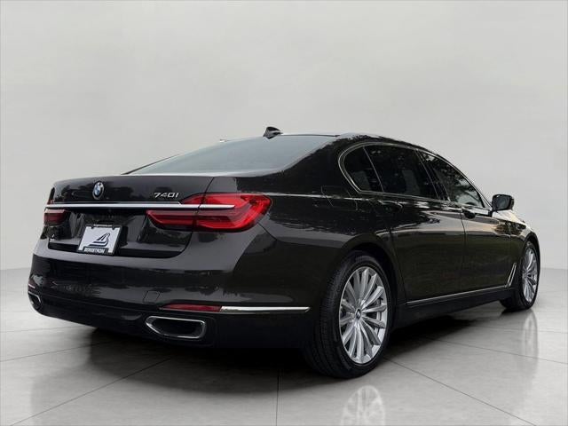 2017 BMW 7 Series 740i xDrive Sedan
