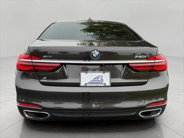 2017 BMW 7 Series 740i xDrive Sedan