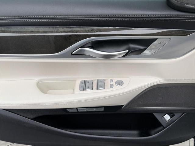 2017 BMW 7 Series 740i xDrive Sedan