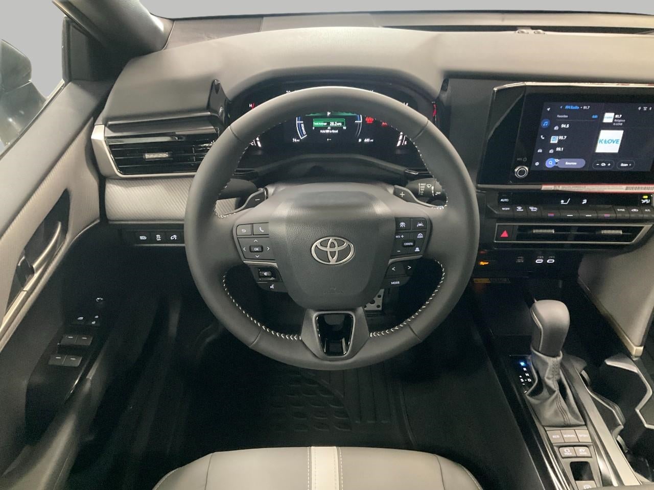 2026 Toyota Camry SE AWD