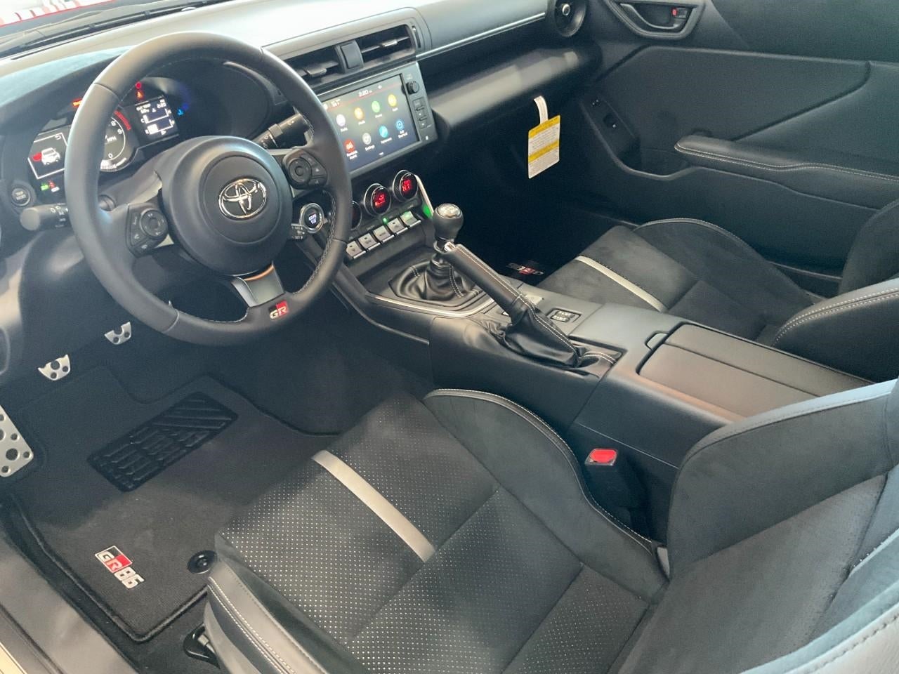 2026 Toyota GR86 Premium MT